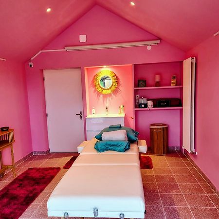 Le Spa Est Dans Le Pre Trigueres Bagian luar foto