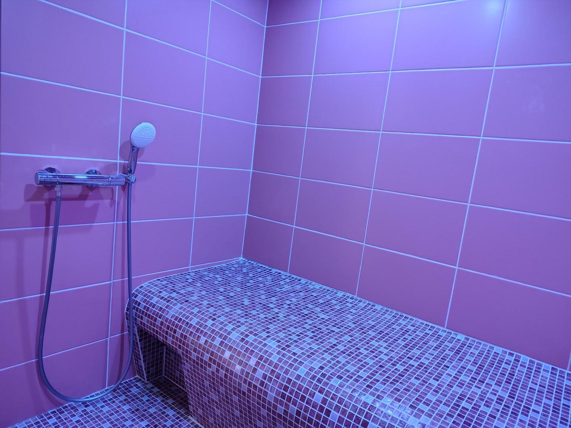 Le Spa Est Dans Le Pre Trigueres Bagian luar foto